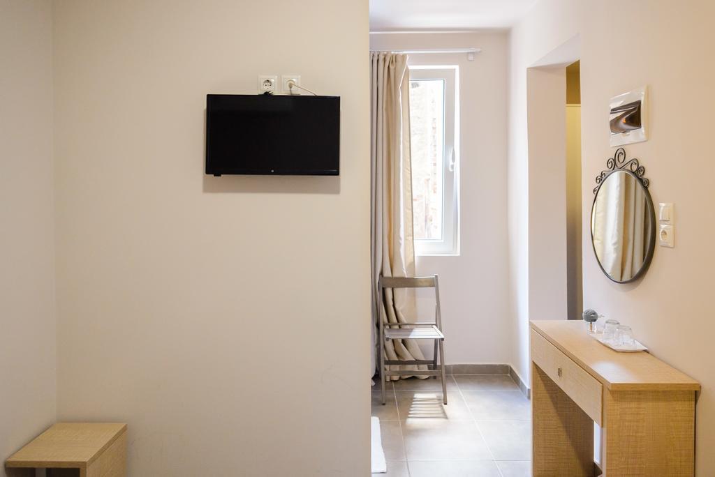 Lux Hotel Pireu Exterior foto