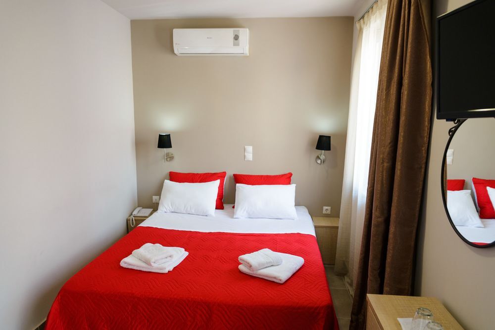 Lux Hotel Pireu Exterior foto